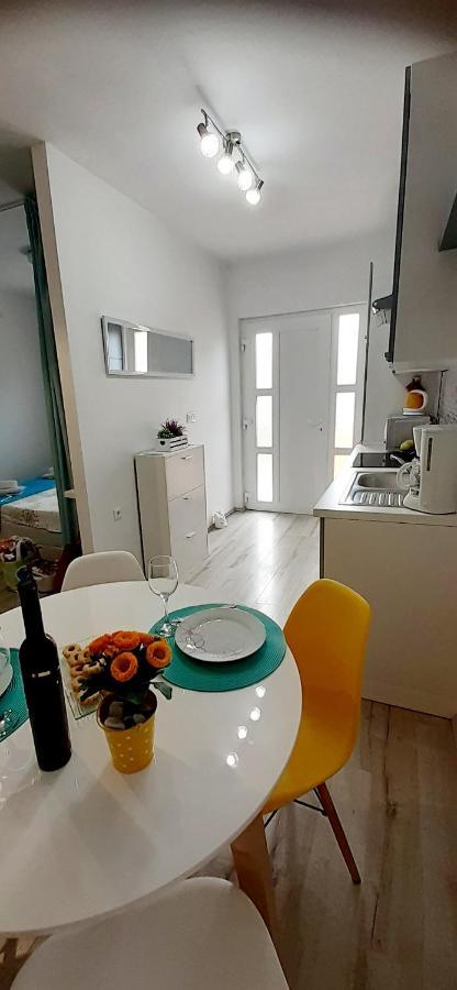 Lennida Studio Apartman With Free Parking Kavran Экстерьер фото
